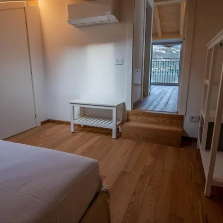 Apartment Appartamento Comballo Residence La Darsena