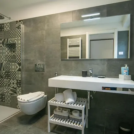 Apartment Appartamento Comballo Residence La Darsena Lezzeno
